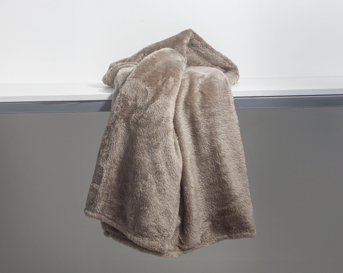 Teddy plaid Diep Taupe 150 x 200