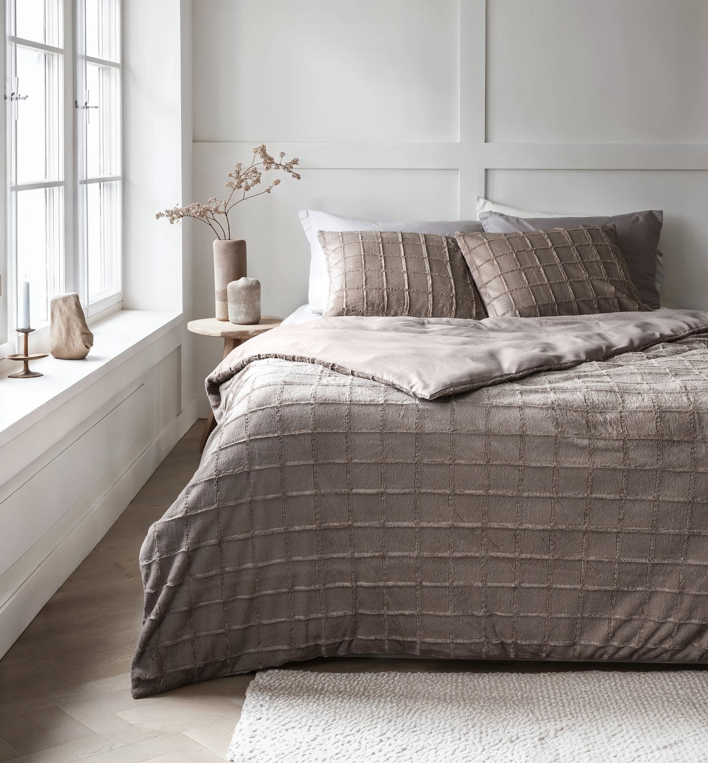 Faux Fur Check Taupe 240x200/220