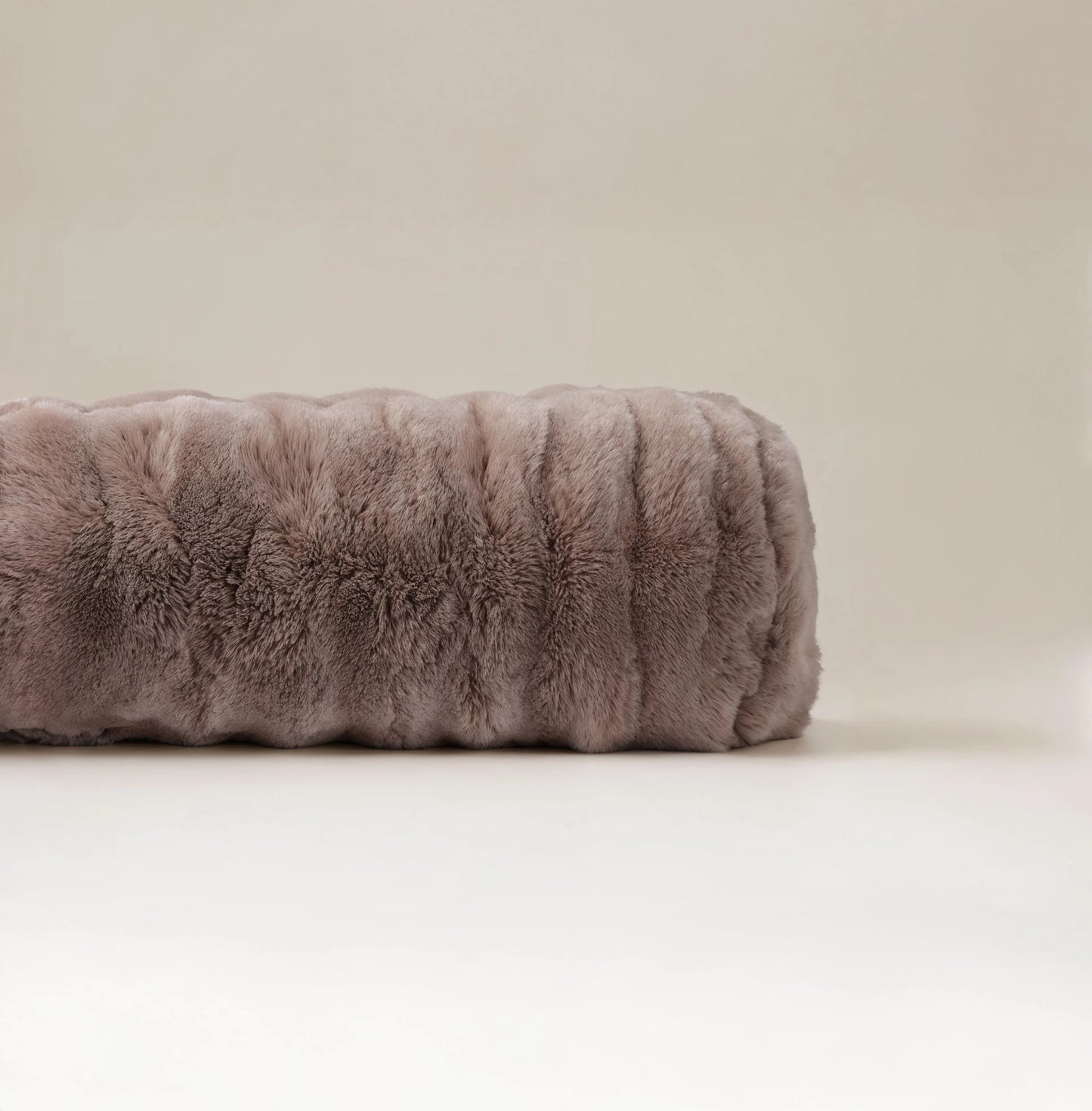 Bodypillow Pompom Taupe 140 x 20