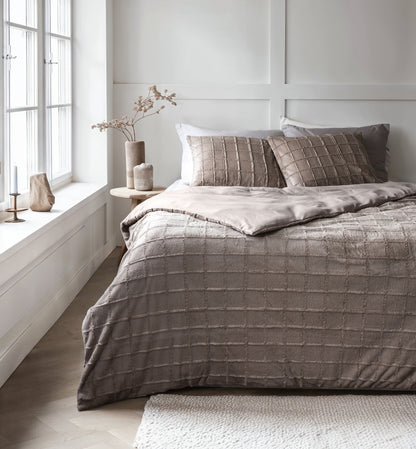 Faux Fur Check Taupe 240x200/220