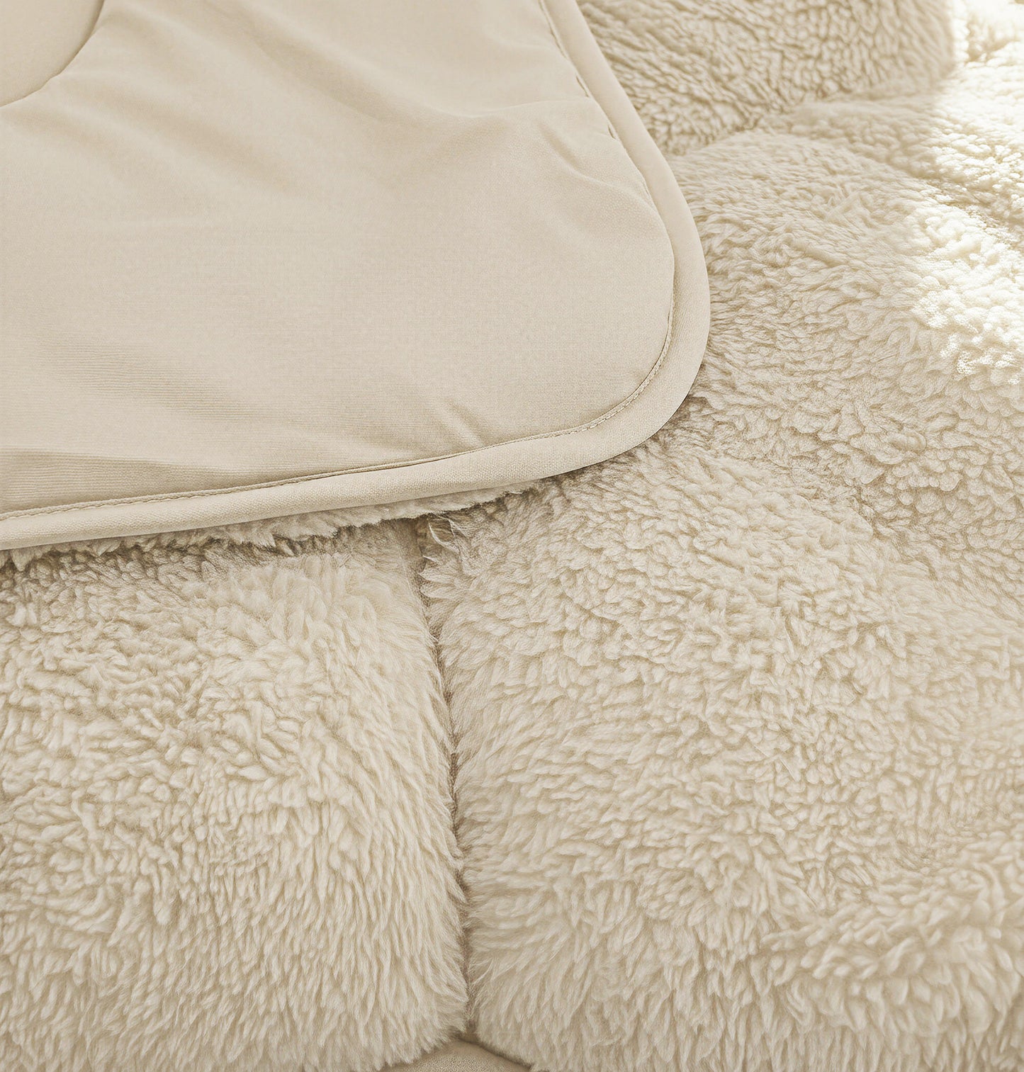 Lazy Dekbed Teddy Beige 240 x 200 Met Luxe Kussenslopen