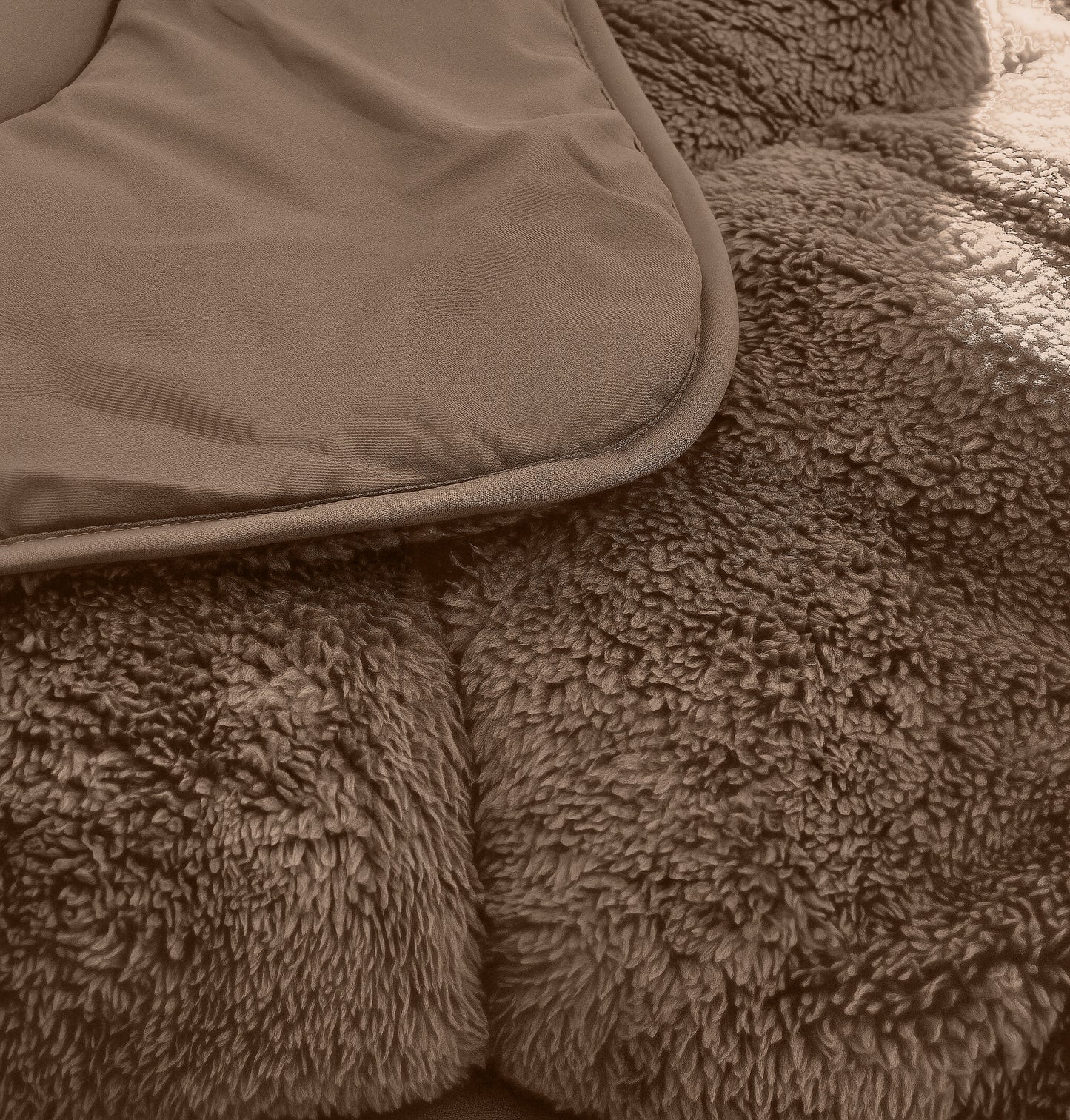 Lazy Dekbed Teddy Taupe/Bruin 140 x 200 Met Kussensloop